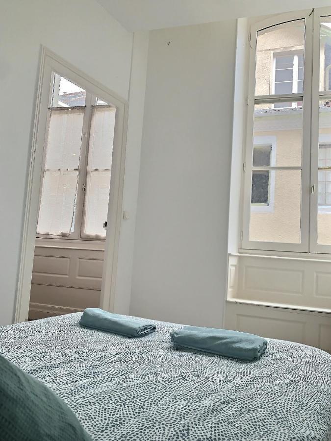 Wonderhost, Superbes Volumes Et Charme De L'Ancien Appartement Pau Buitenkant foto